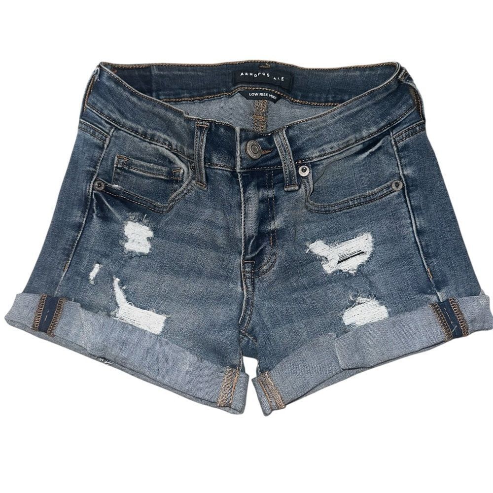 Aeropostale Low Rise Midi Distressed Blue Jean Shorts. Size 00.
